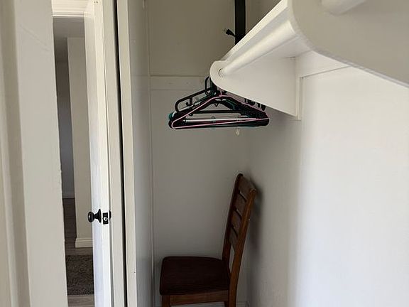 4th image of 1010 Twin Canyon Ln #1