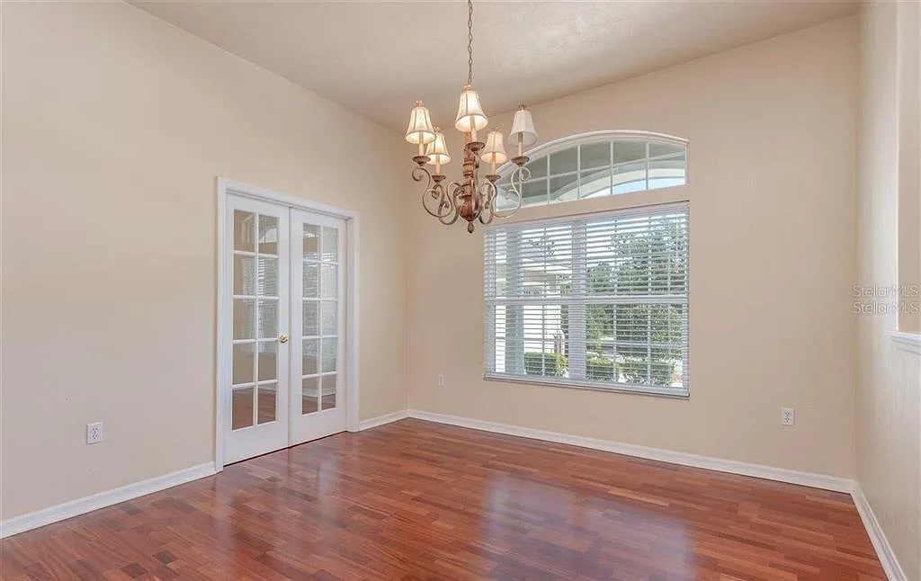 3 bed, 2.0 bath, 2248 sqft, $3,200 — Photo 2