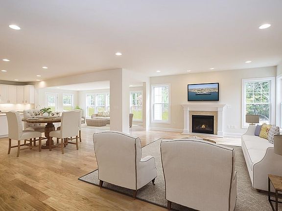 2nd image of 32 Woodlot Dr Lot 10