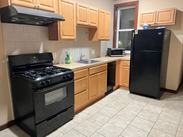 3223 Wallace St, Philadelphia, PA 19104