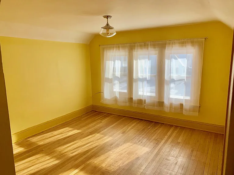 9905 Greenview Ave #2 — Photo 11