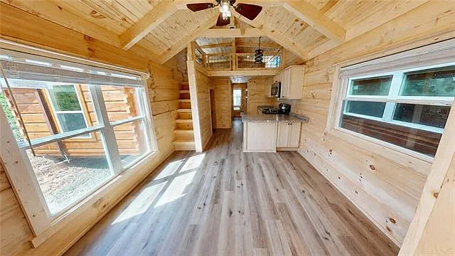 1 bed, 1.0 bath, 450 sqft, $1,000 — Photo 2