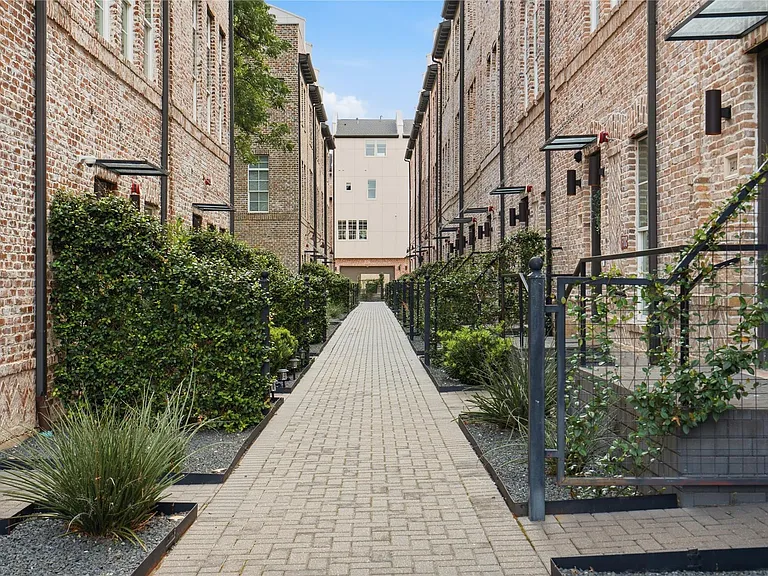 1411 Town Creek Dr #6 — Photo 20
