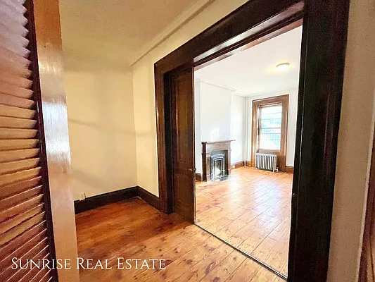 Rented by Sunrise Real Estate | media 8