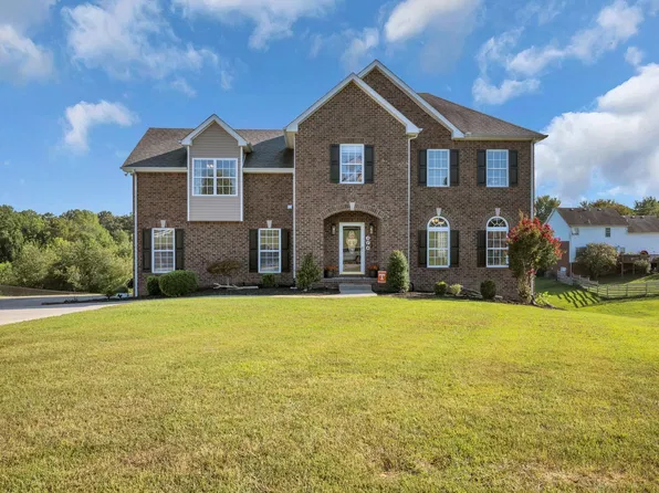 170 Lena Loop, Burns, TN 37029