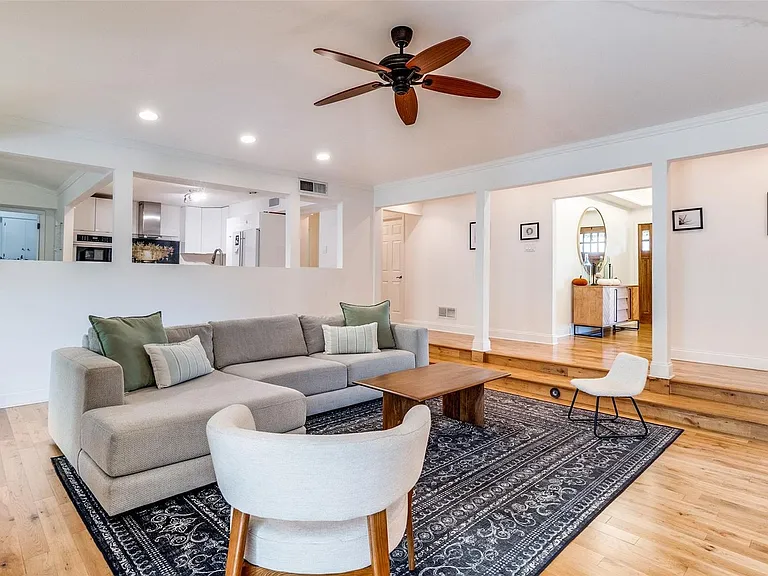 7350 Fieldgate Dr — Photo 3