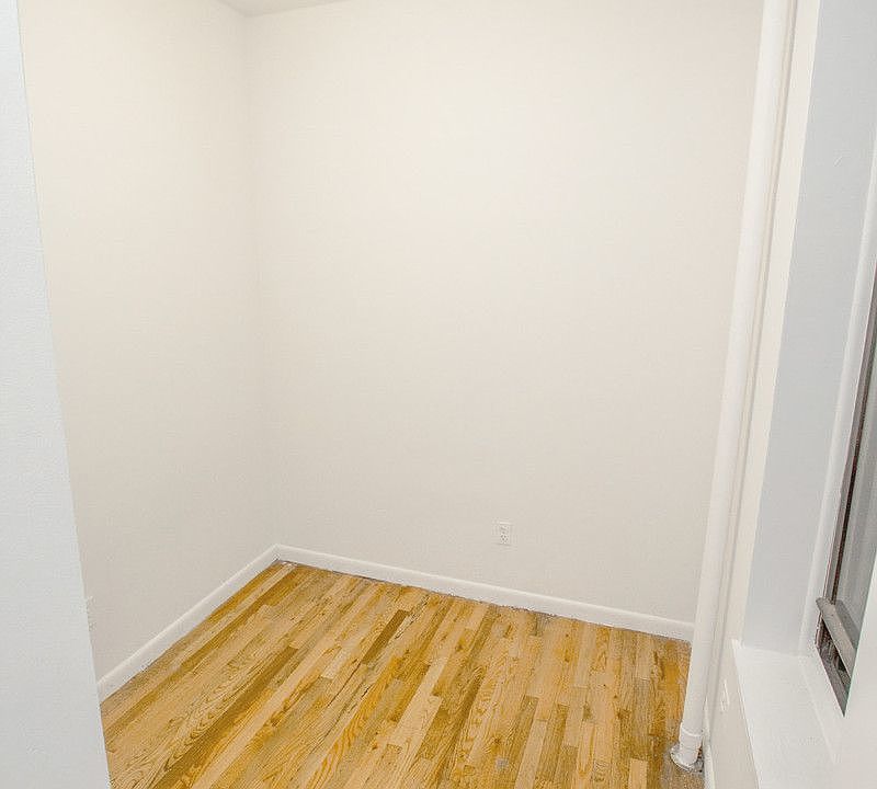 2nd image of 221 E 85th St APT 26