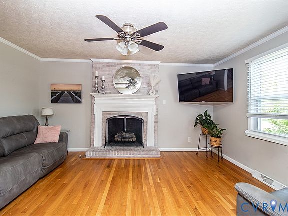 4th image of 1109 Covington Rd