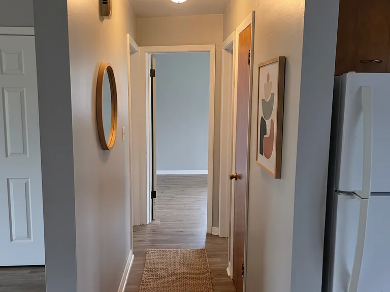 505 Zahn Dr — Photo 3