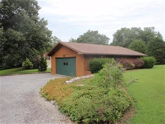 4th image of 575 Green Acres Ln