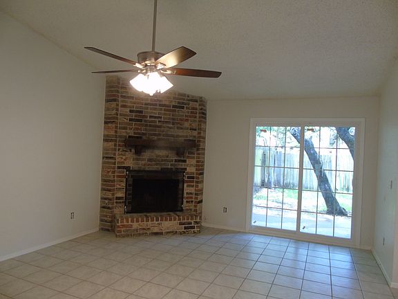 2nd image of 8408 Mesa Dr #B