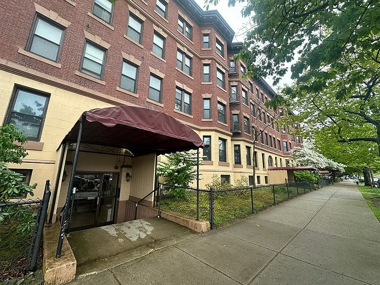 1238 Commonwealth Ave #16 — Photo 10