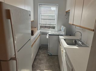 61-17 183rd St #2, Fresh Meadows, NY 11365