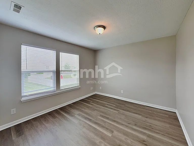 1127 Fiesta Dr — Photo 16