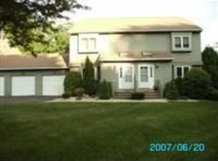 717 Sand Stone Dr, South Windsor, CT 06074