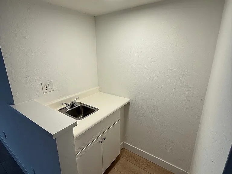 10760 Rose Ave. — Photo 11