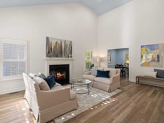 4th image of 11 Knightsbridge Ct