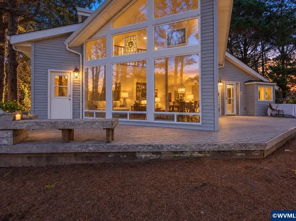 6765 Glen Ave, Gleneden Beach, OR 97388