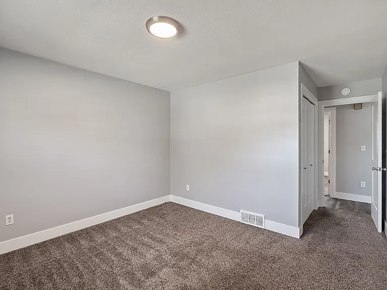 802 Bryant St SW — Photo 7