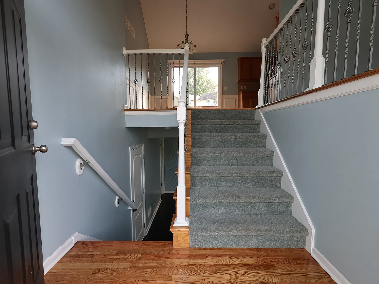 4 bed, 1738 sqft, $2,395 — Photo 4