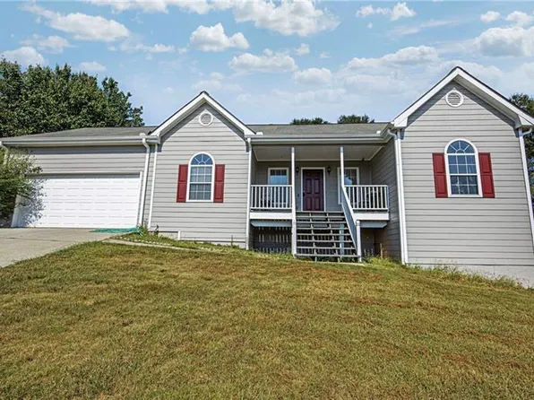 1550 Twin Manor Dr, Loganville, GA 30052