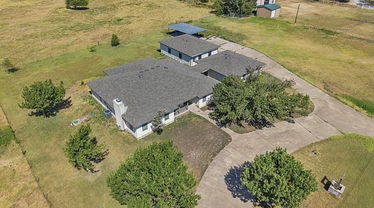 1st image of 16 Brenda Ln