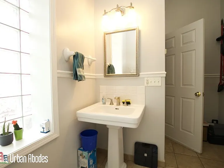 1252 N Greenview Ave #1F — Photo 12