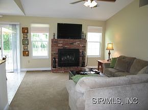 1st image of 2324 Holiday Ln
