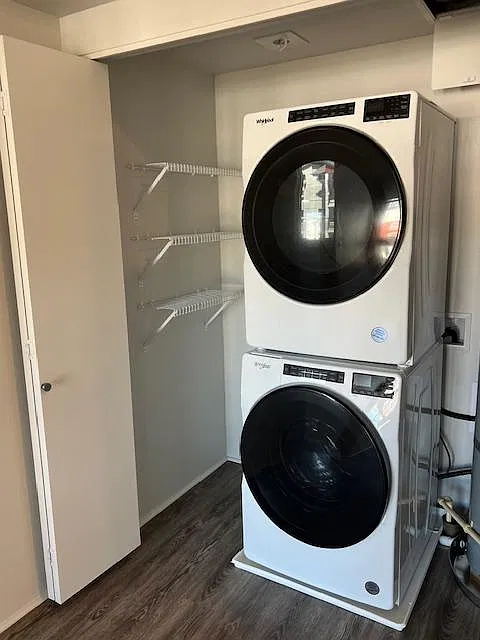 2 bed, 910 sqft, $3,400 — Photo 4