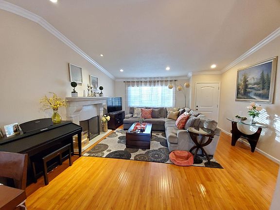 4th image of 7442 Saint Tropez Way