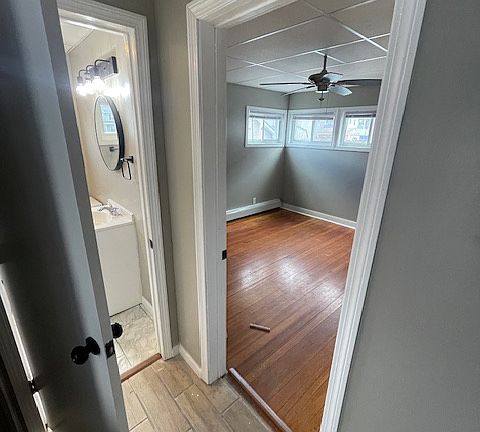 Bathroom and bedroom 1 entrance