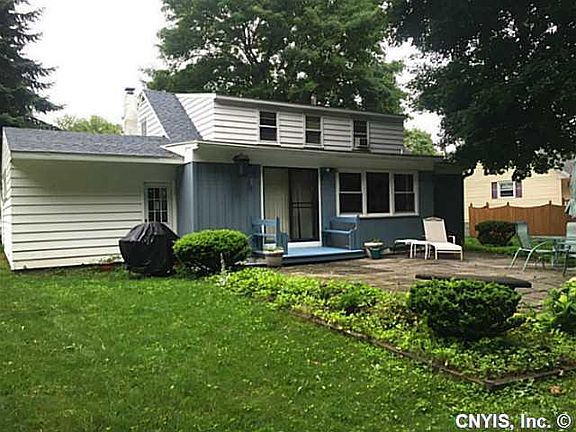 3rd image of 523 Wolcott Ave