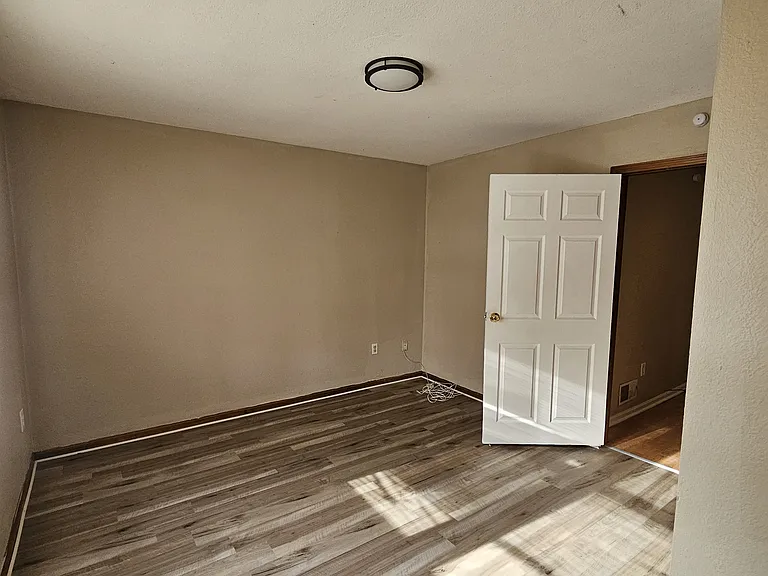 2534 Foraker Ave #1 — Photo 6