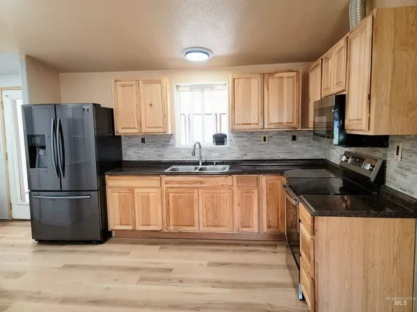 1429 Maple St, Clarkston, WA 99403