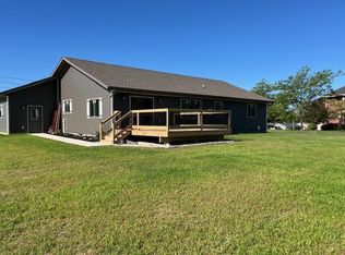 1206 Dewey St, Manitowoc, WI 54220