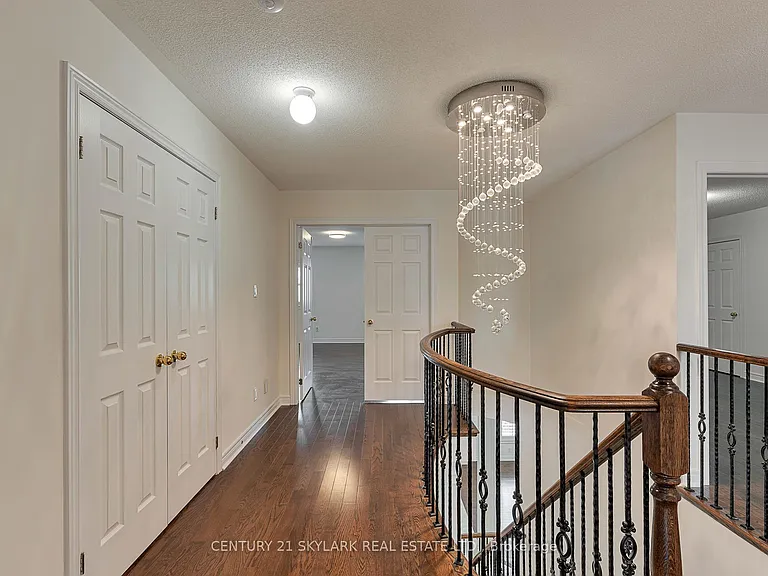 94 Bayhampton Dr #UPSTAIRS — Photo 16