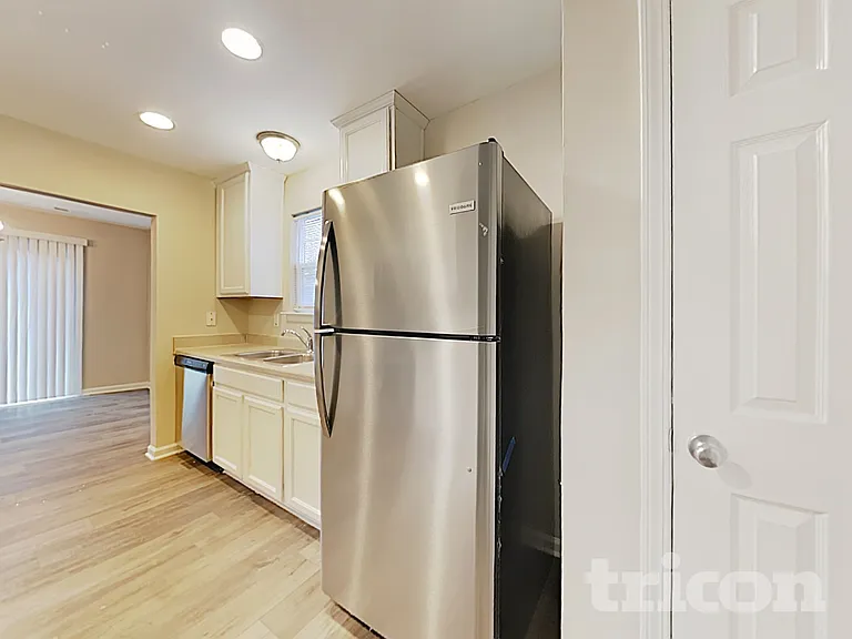 4008 Laurel Glen Dr — Photo 3