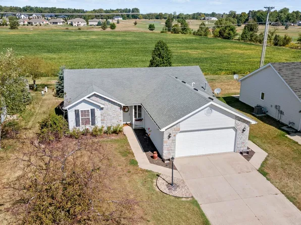 2110 Elaine St, Auburn, IN 46706