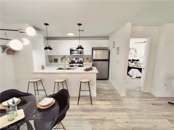 8452 Boseck Dr Unit 126, Las Vegas, NV 89145