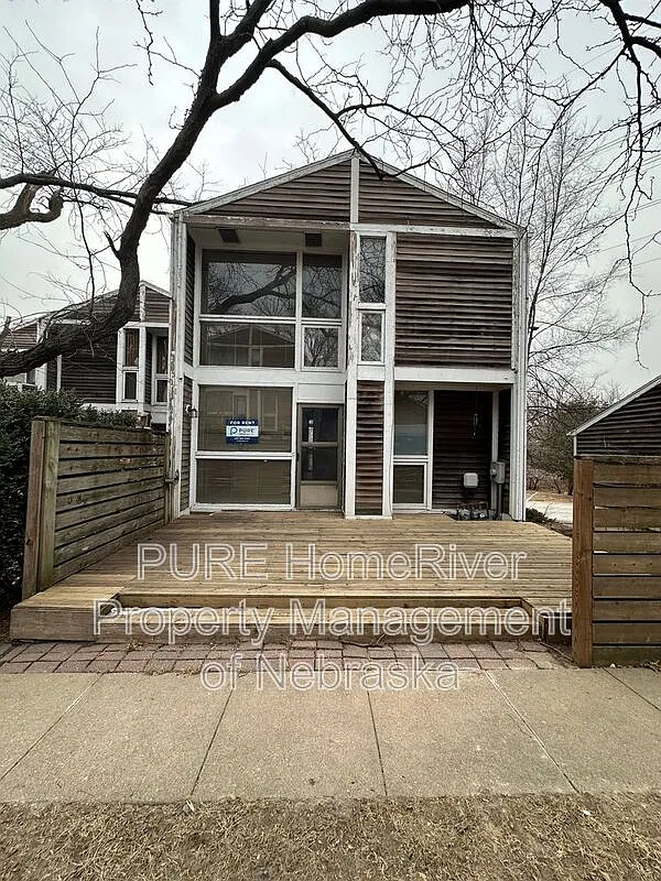 3 bed, 1.5 bath, 1338 sqft, $1,850 — Photo 2