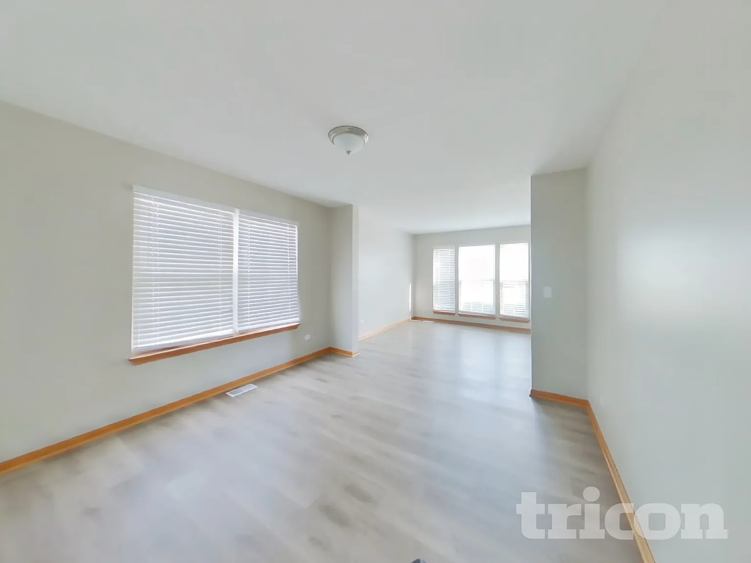 137 Wedgeport Cir Romeoville IL — Photo 2