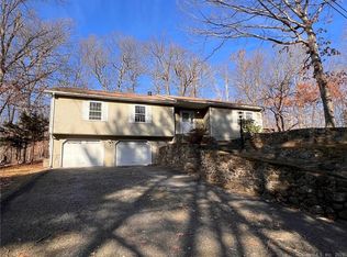 130 Whittemore Rd, Middlebury, CT 06762