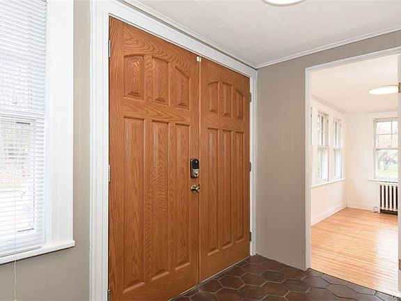 2nd image of 17 Old Jackson Ave