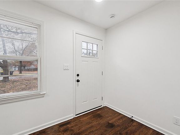2nd image of 5101 NE 39th St