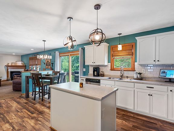 5th image of 17 Heritage Ct