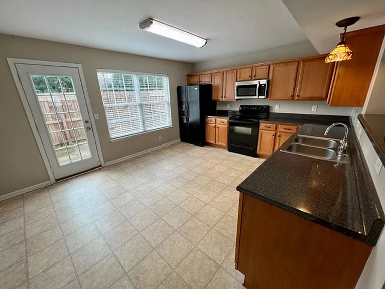 417 Shoshone Pl — Photo 5