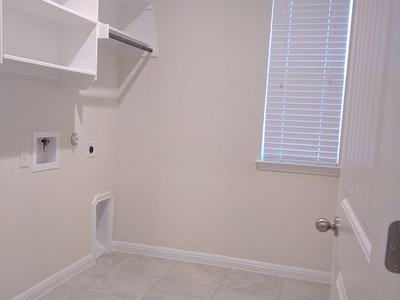 4th image of 2215 Land Grant Way