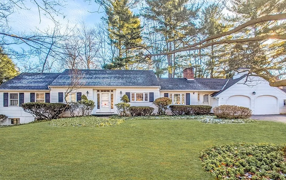 38 Huntington Mdw - 1 — Photo 2
