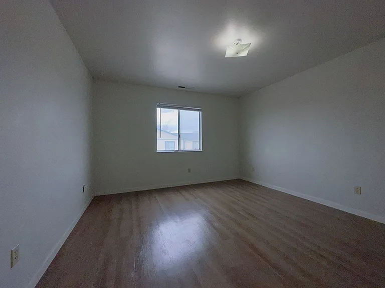 130 Curry Dr — Photo 9