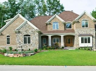 2894 E Shelter Creek Ct, Green Bay, WI 54313